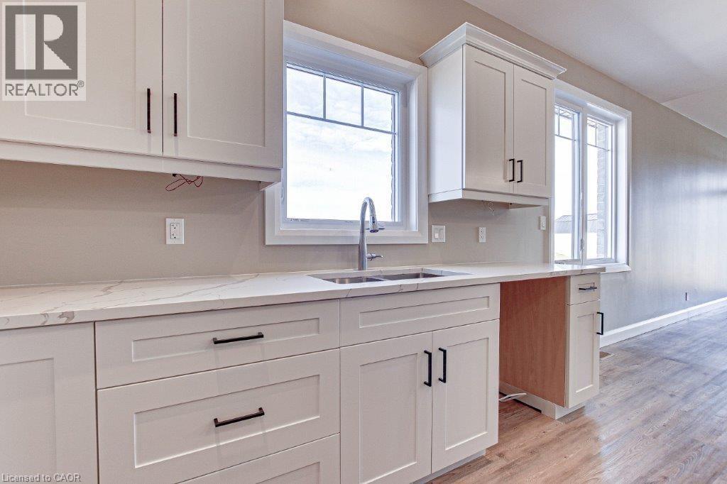 383 ARGYLE Avenue - 12