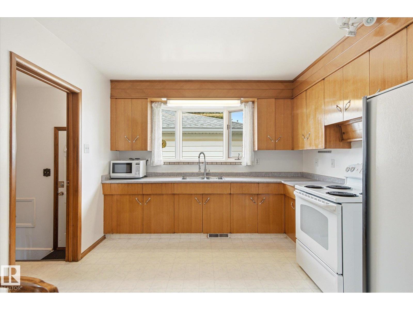 12324 133 AV NW — photo 19