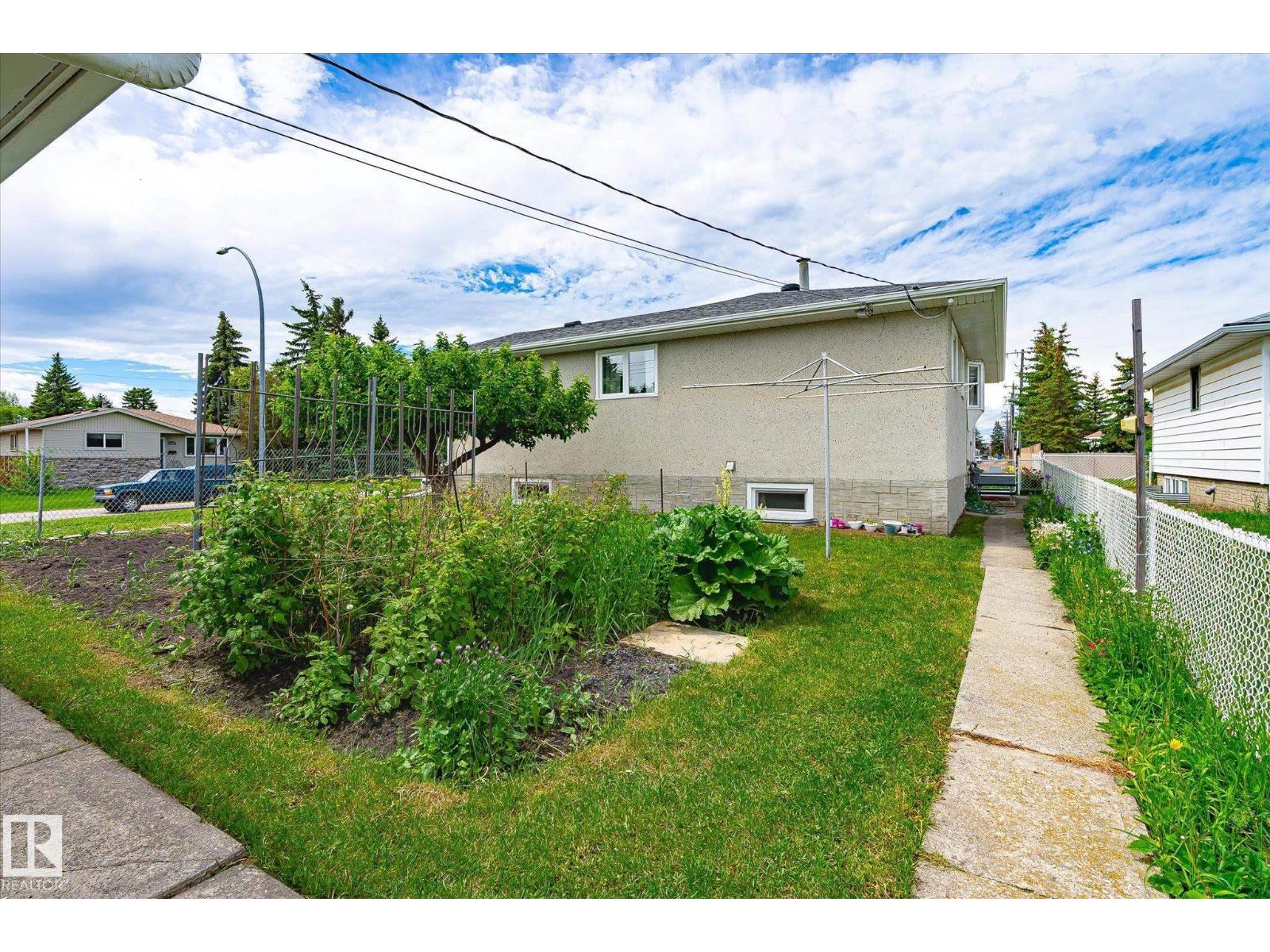 12324 133 AV NW — photo 44