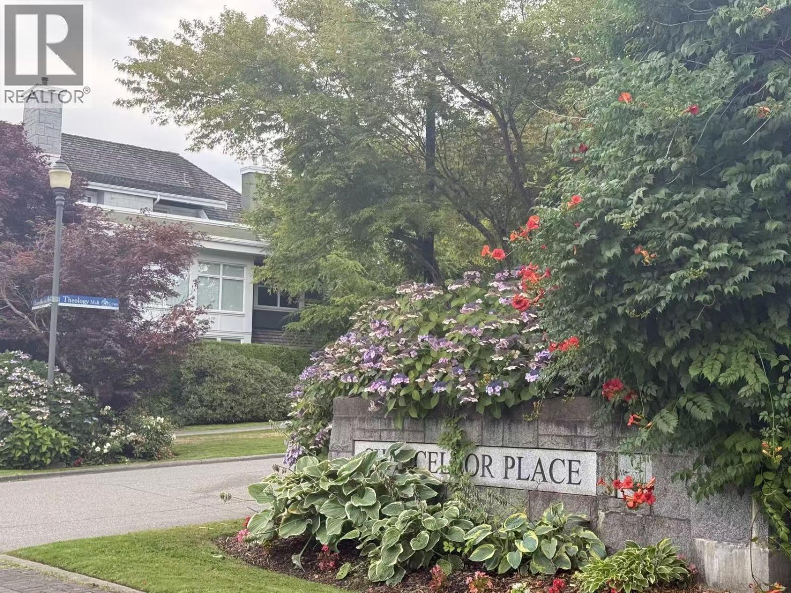 400 6015 IONA DRIVE, Vancouver photo 16