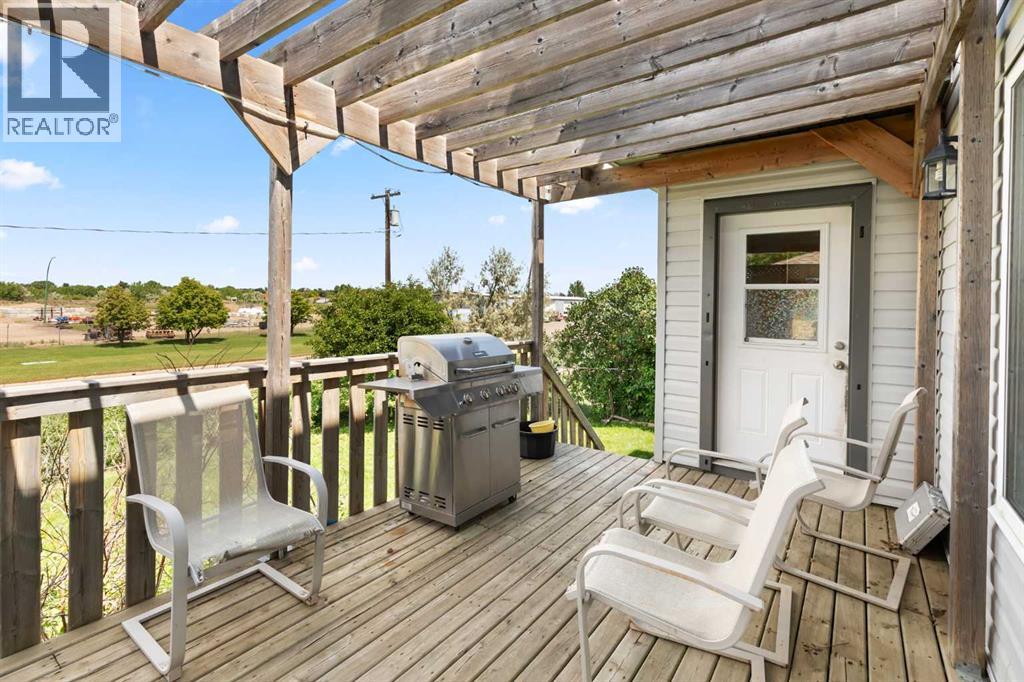 930 Kipling Crescent SW — photo 38