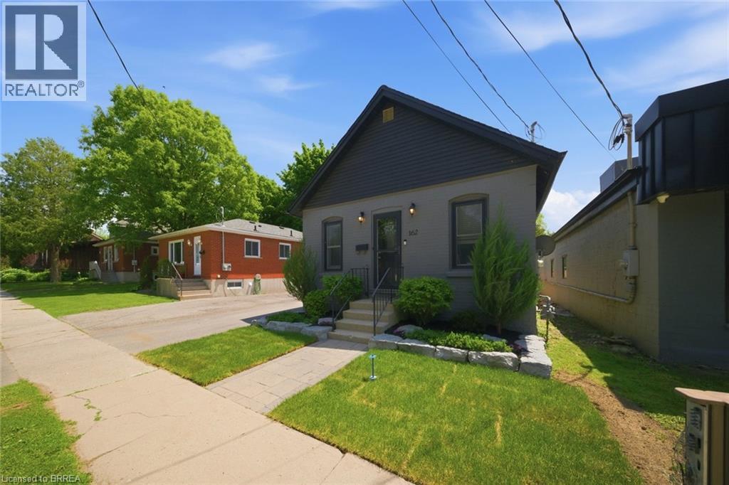 162 GRAND RIVER Avenue - 1