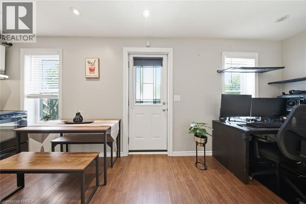 162 GRAND RIVER Avenue - 11