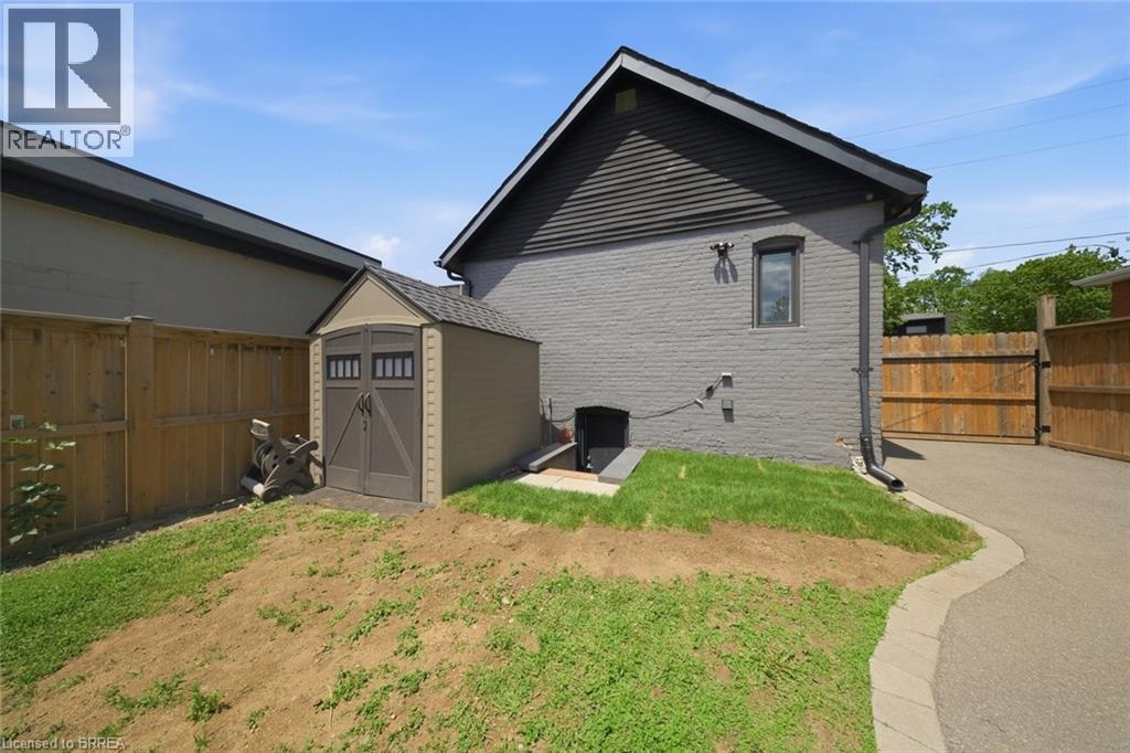 162 GRAND RIVER Avenue - 27