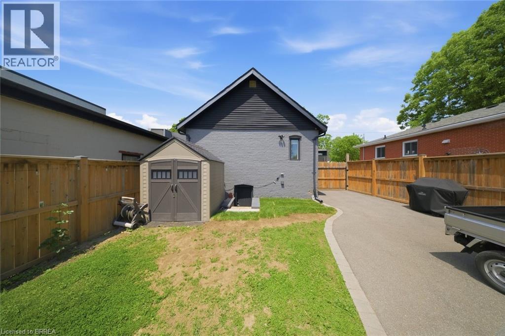 162 GRAND RIVER Avenue - 26