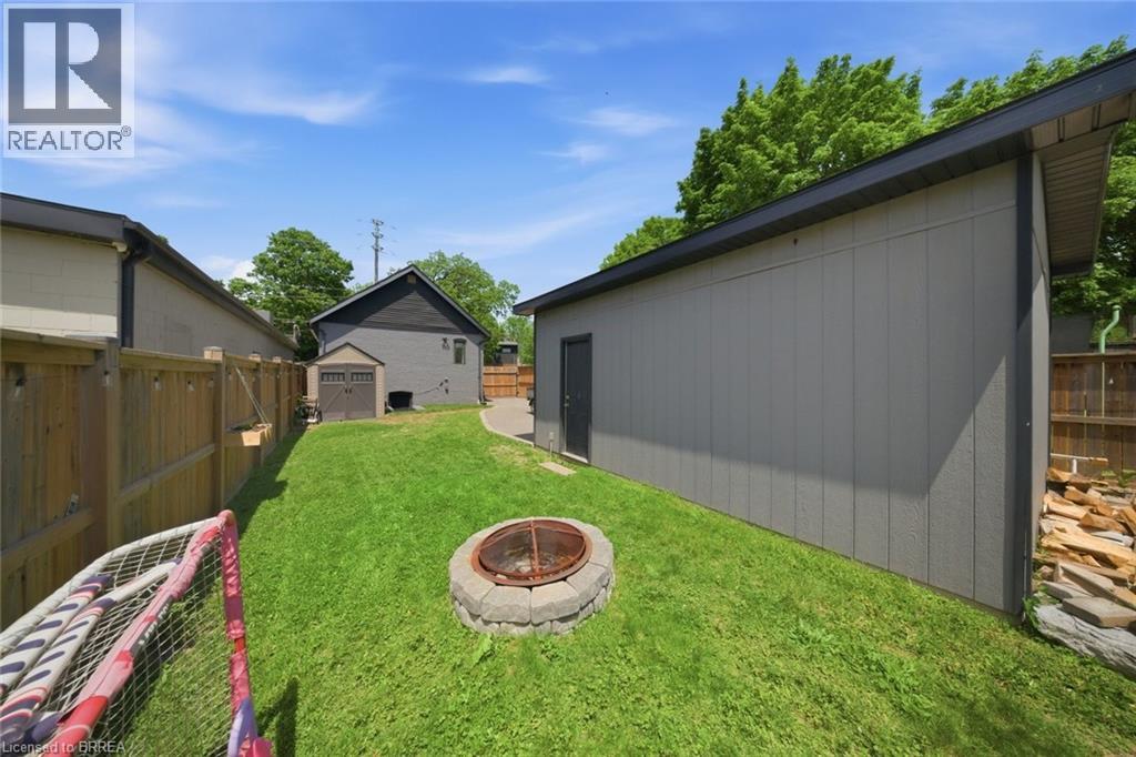 162 GRAND RIVER Avenue - 34