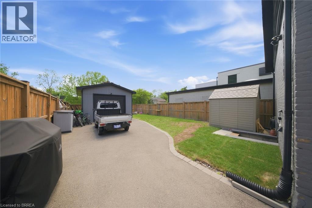 162 GRAND RIVER Avenue - 25