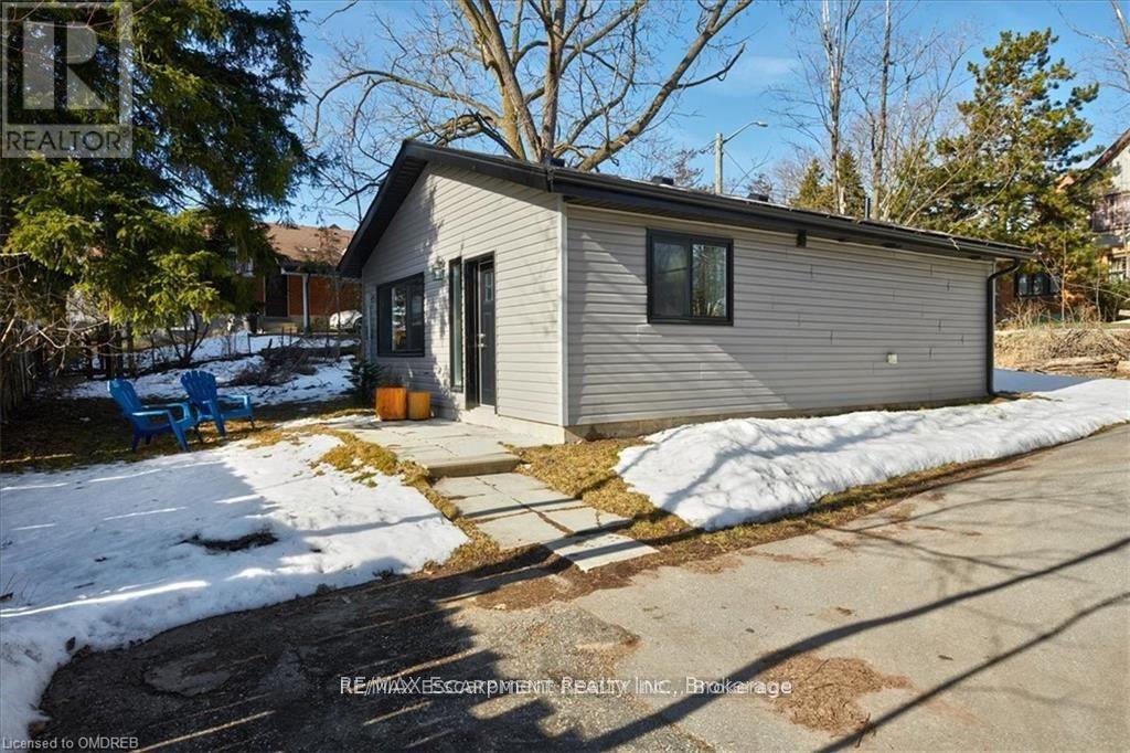 ##1, #2, #3 210 OWEN STREET - 25