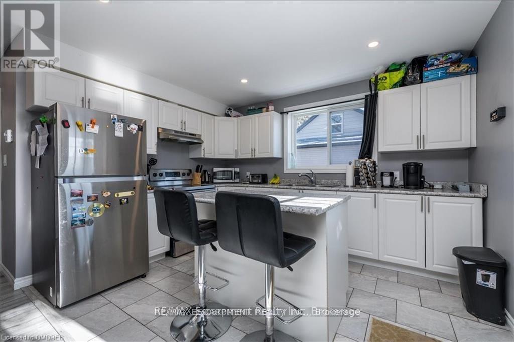 ##1, #2, #3 210 OWEN STREET - 26