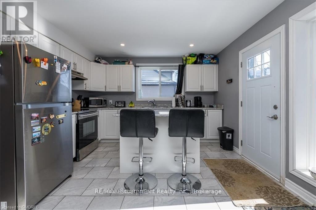 ##1, #2, #3 210 OWEN STREET - 27