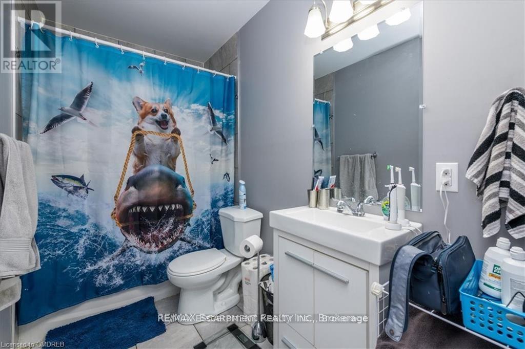 ##1, #2, #3 210 OWEN STREET - 30