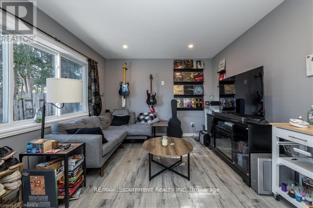 ##1, #2, #3 210 OWEN STREET - 31
