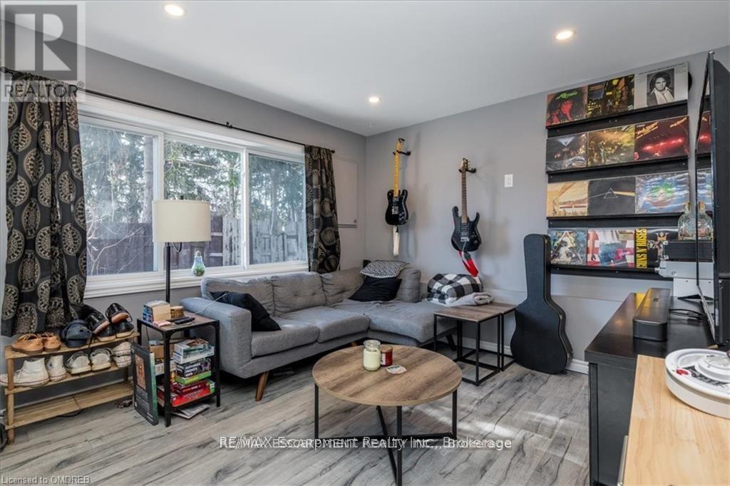 ##1, #2, #3 210 OWEN STREET - 32