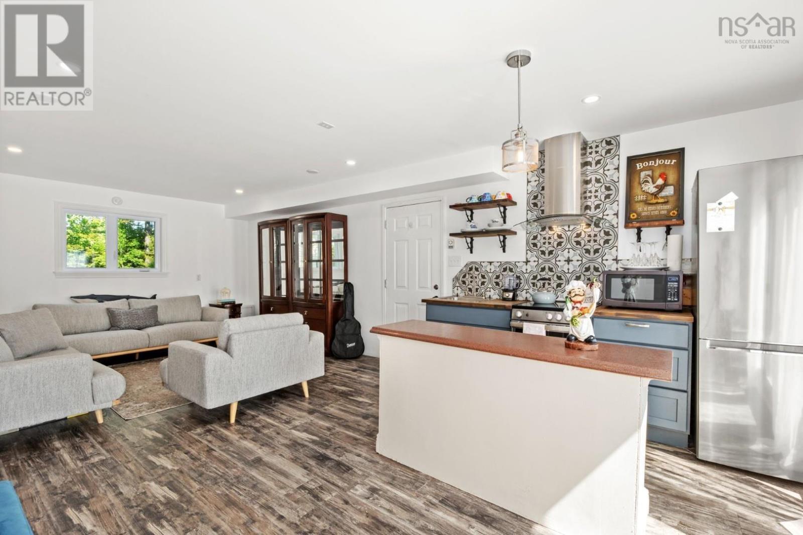 Property 29 of 48 of 222 Westwood Boulevard
