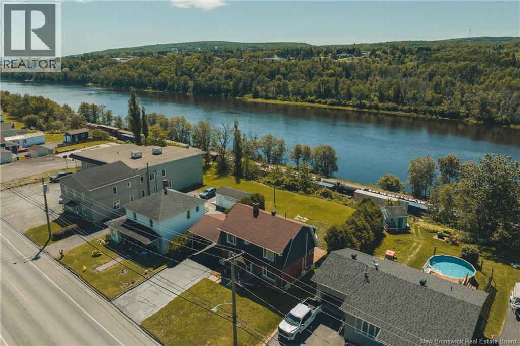 542 Saint-Francois Street - 50