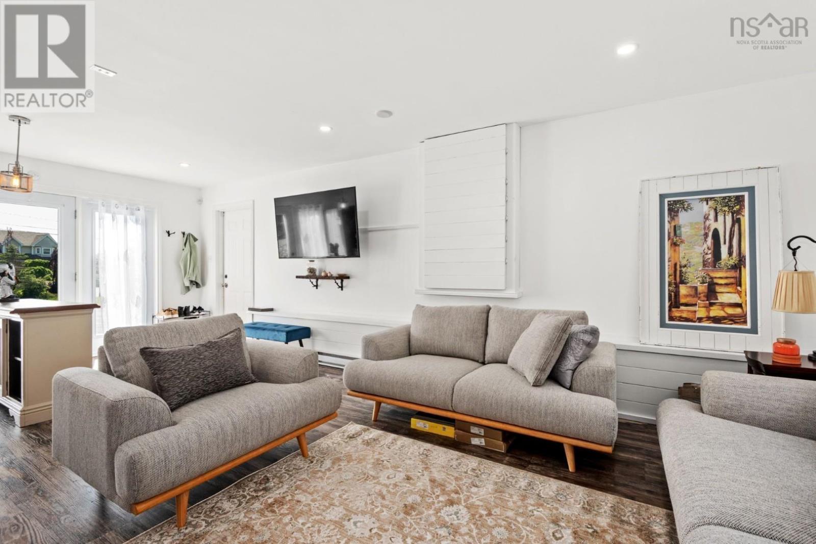 Property 32 of 48 of 222 Westwood Boulevard