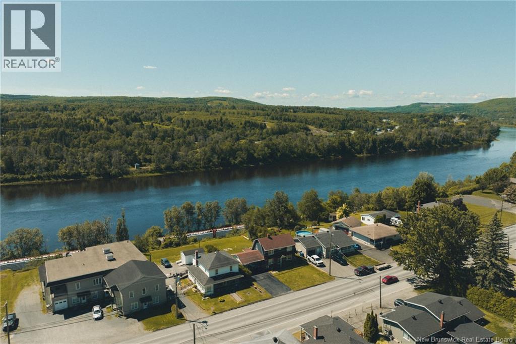 542 Saint-Francois Street - 47