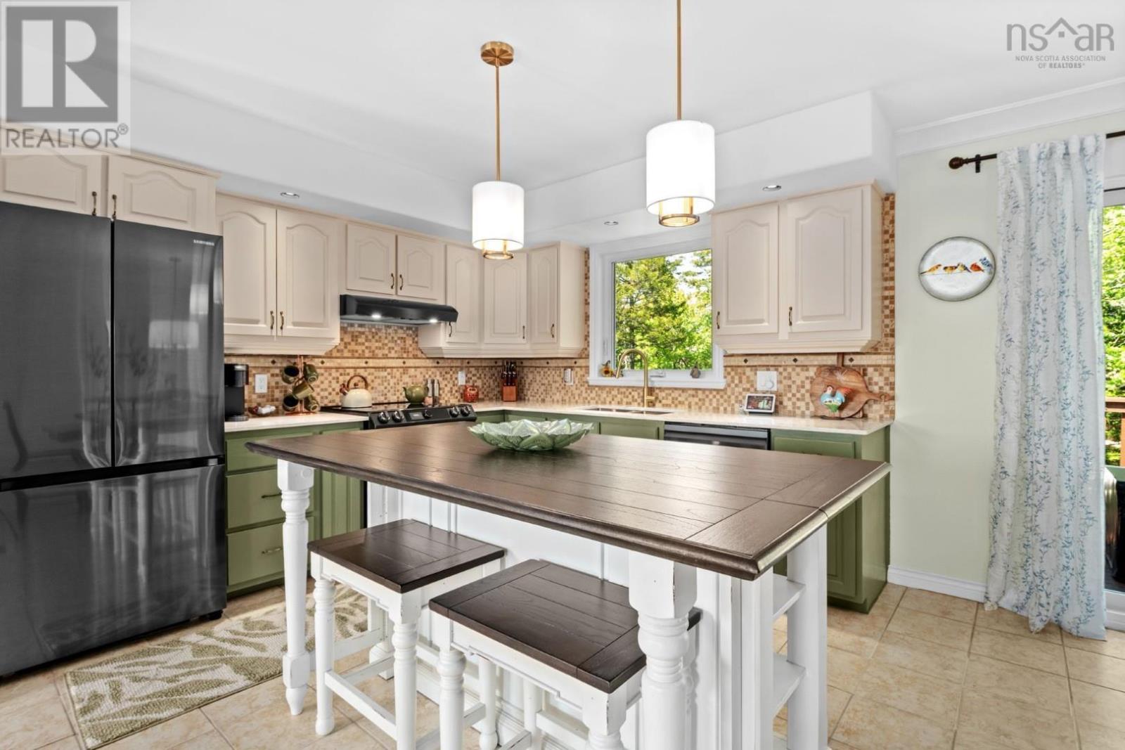 Property 8 of 48 of 222 Westwood Boulevard