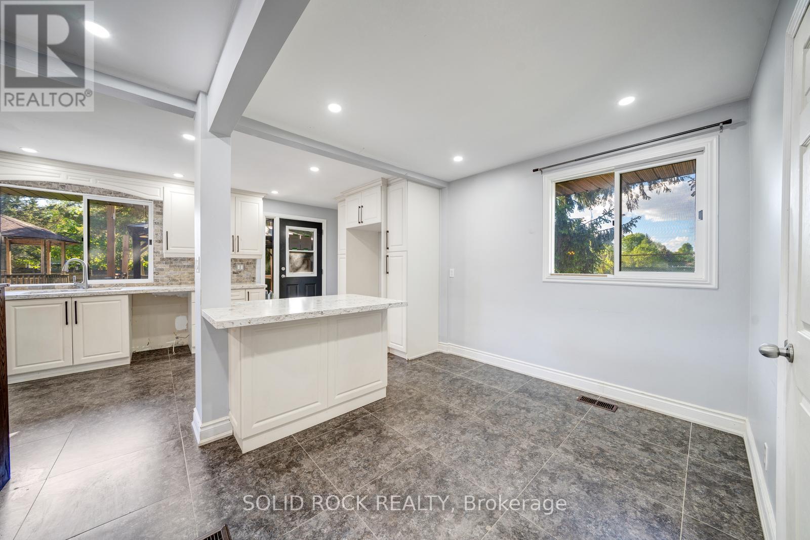 19 COVERDALE AVENUE - 10