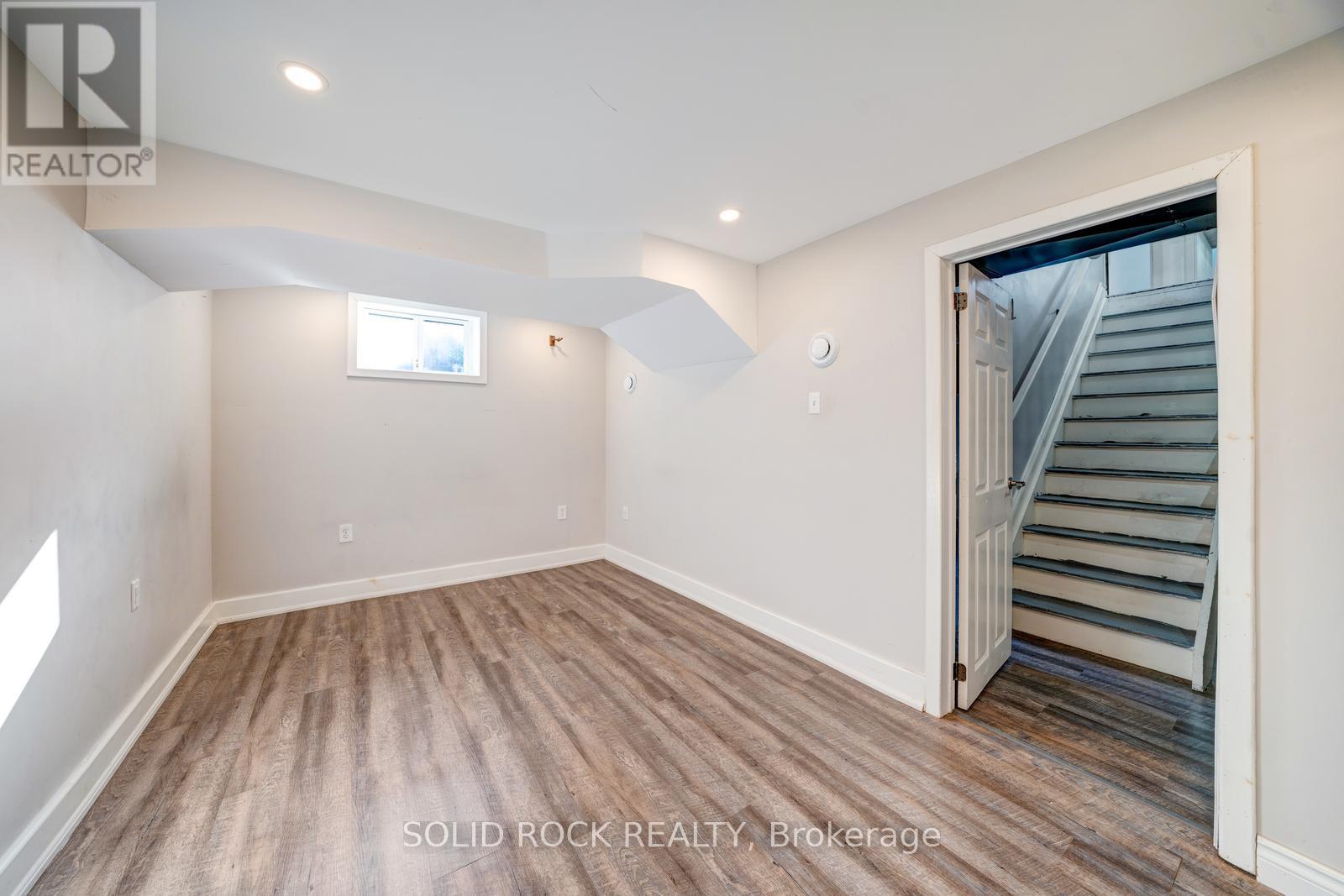 19 COVERDALE AVENUE - 25