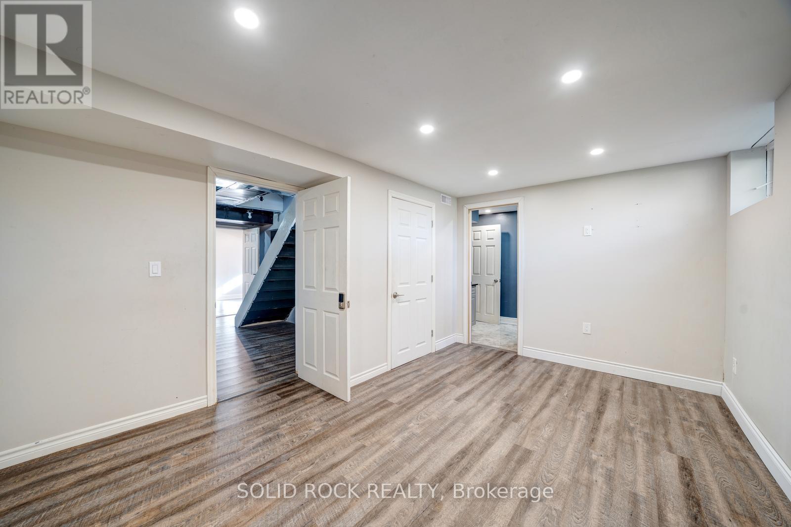 19 COVERDALE AVENUE - 27