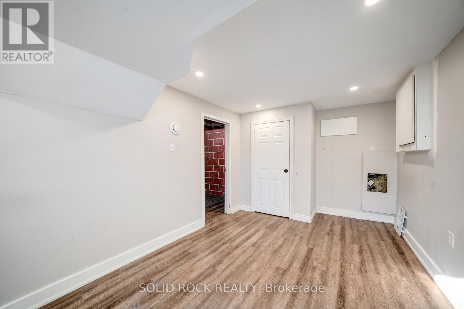 19 COVERDALE AVENUE - 30