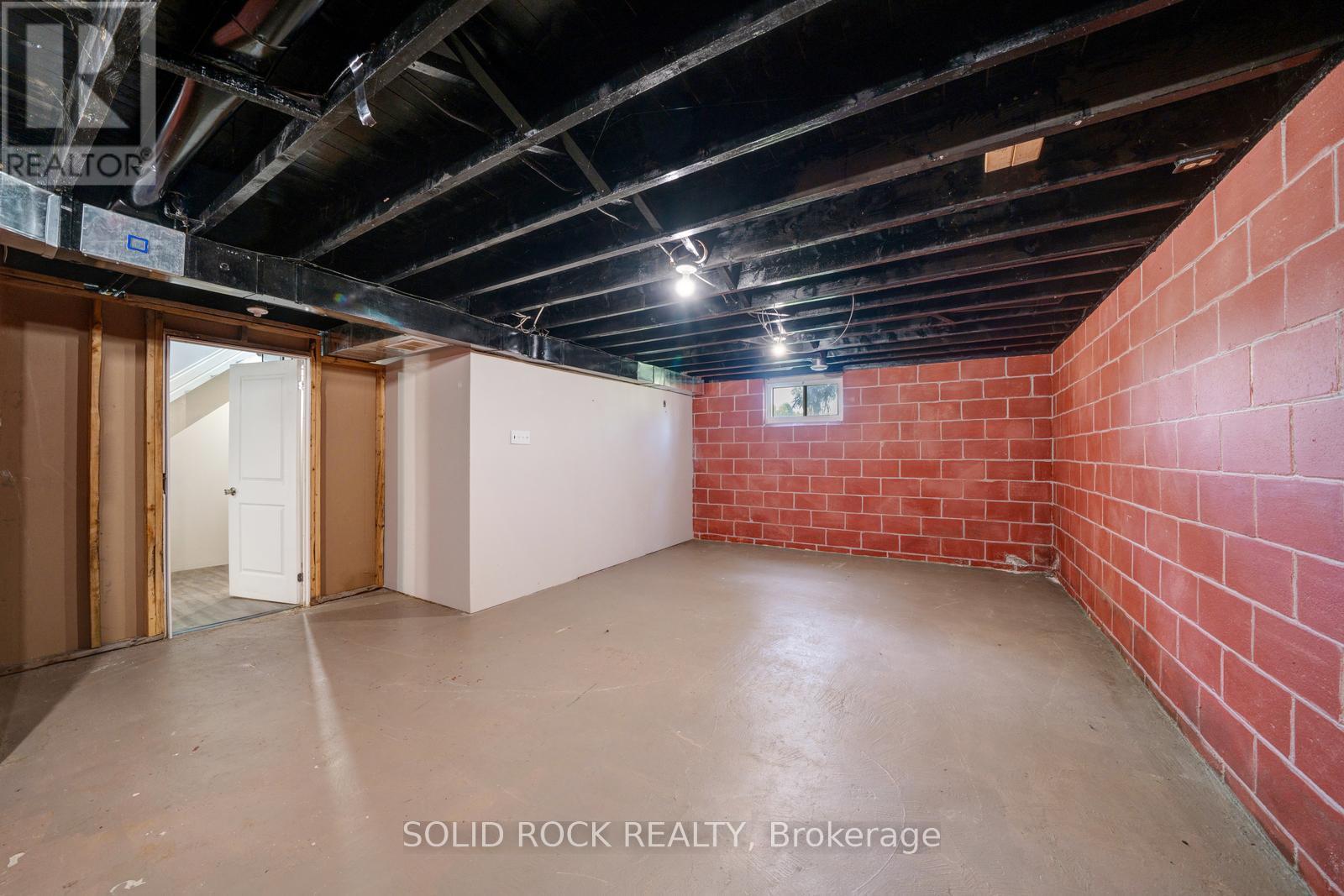19 COVERDALE AVENUE - 32