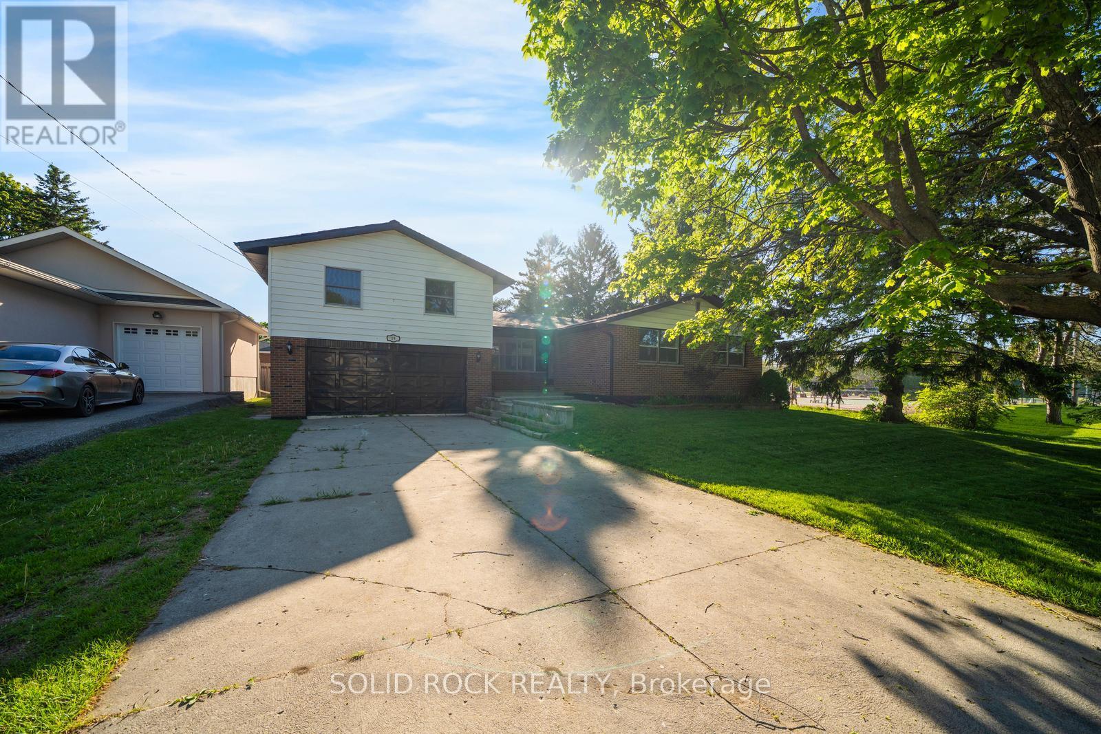 19 COVERDALE AVENUE - 38
