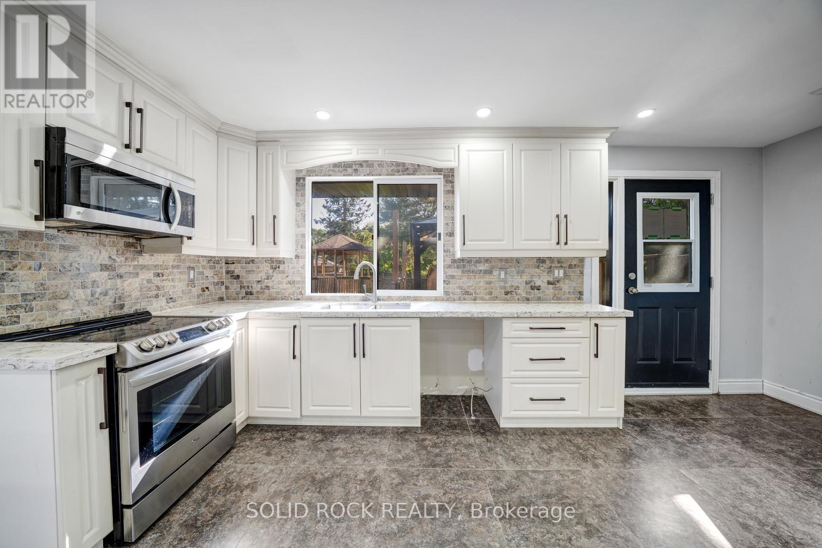 19 COVERDALE AVENUE - 7