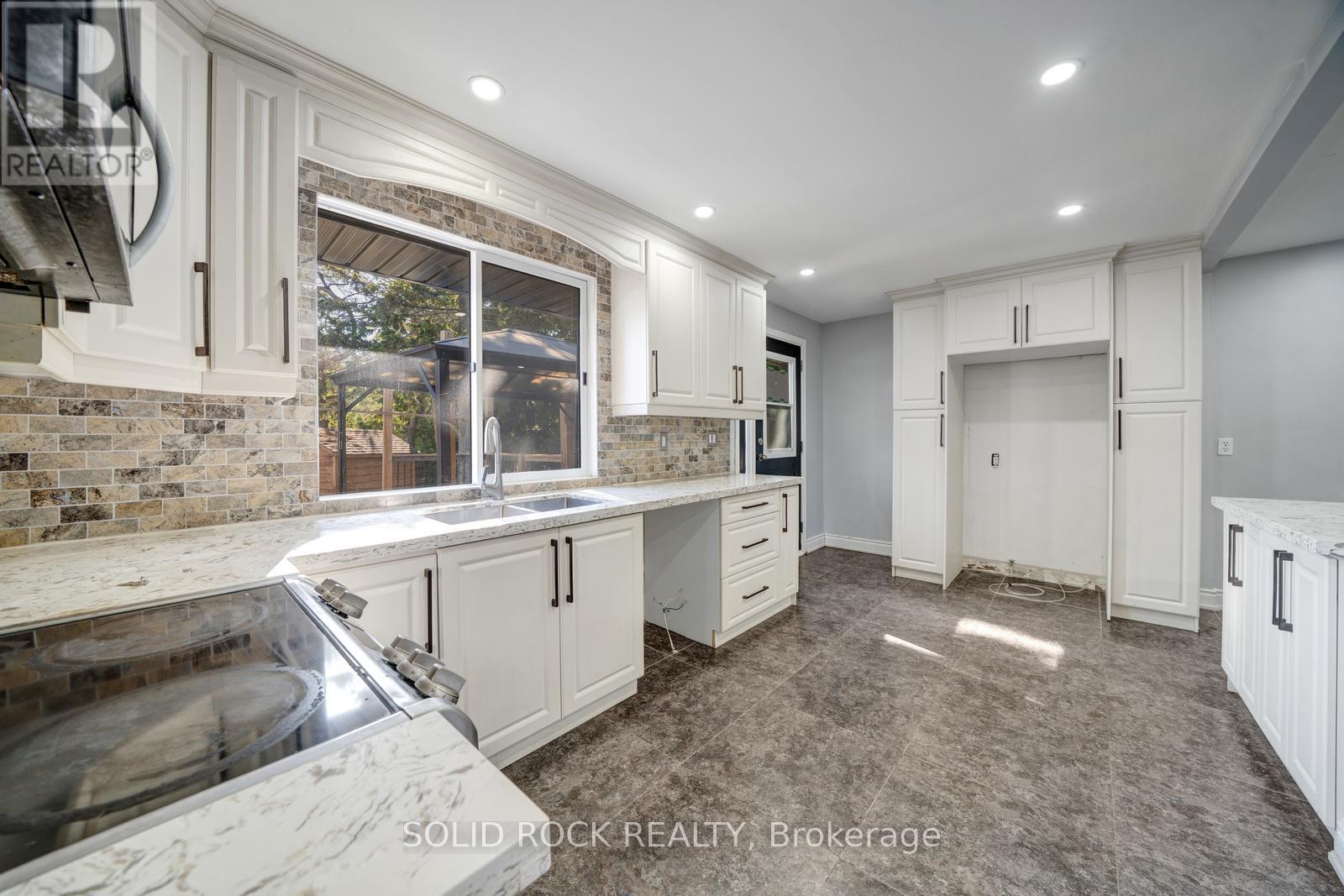 19 COVERDALE AVENUE - 8