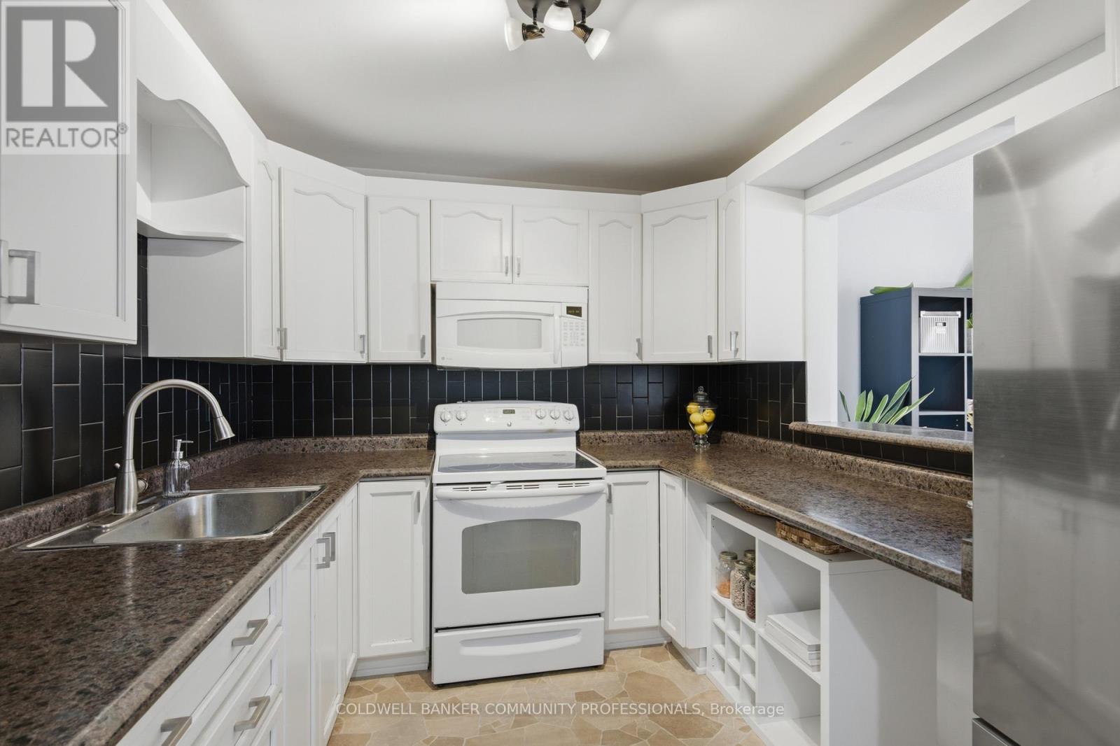 #46 386 HIGHLAND ROAD W - 12