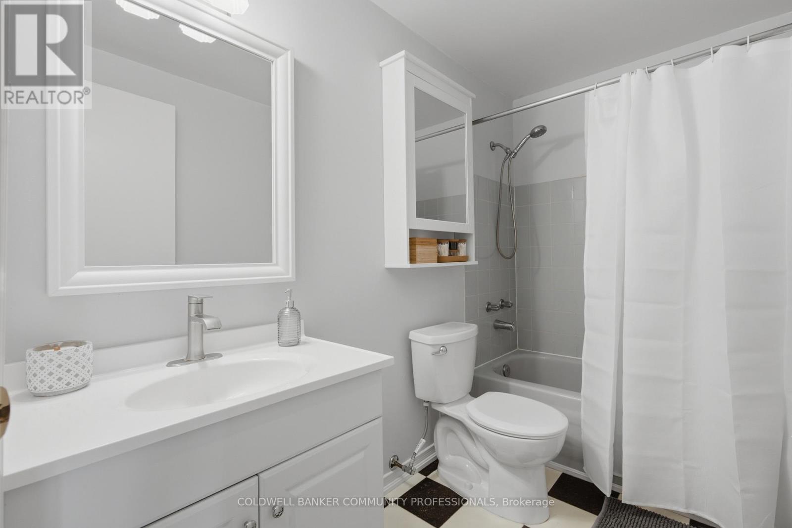 #46 386 HIGHLAND ROAD W - 17