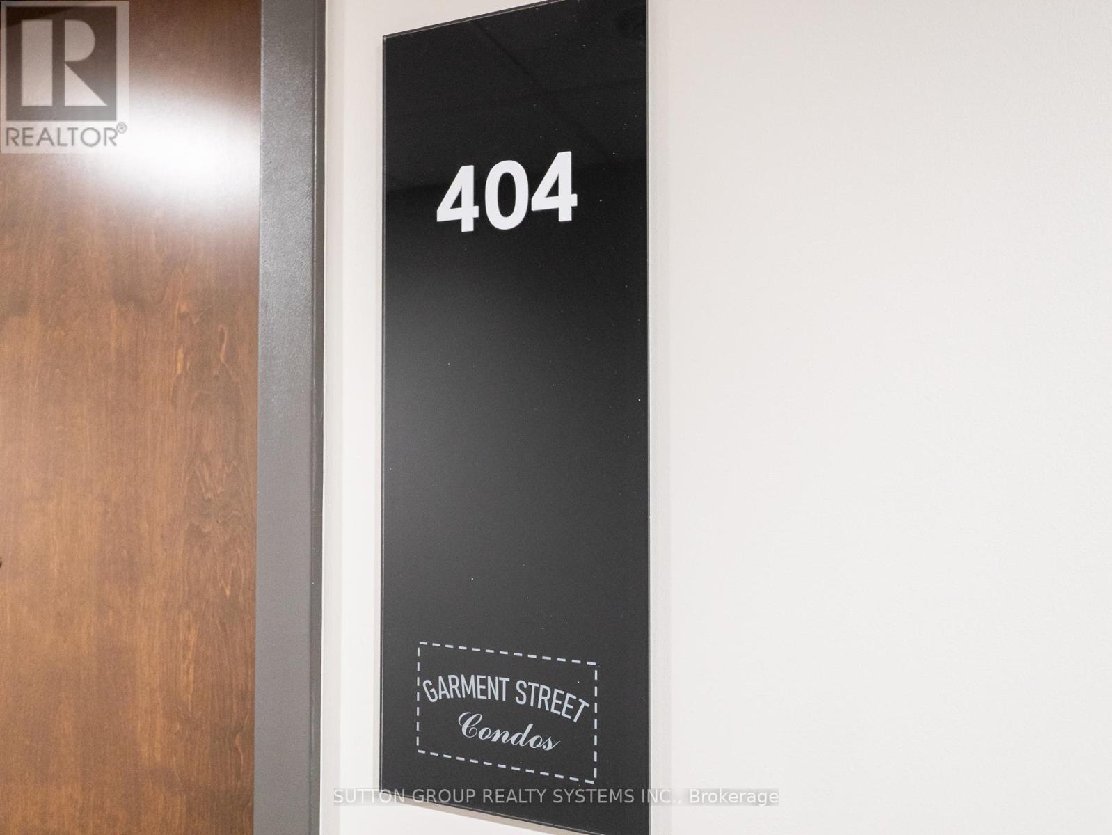 #404 108 GARMENT STREET - 1