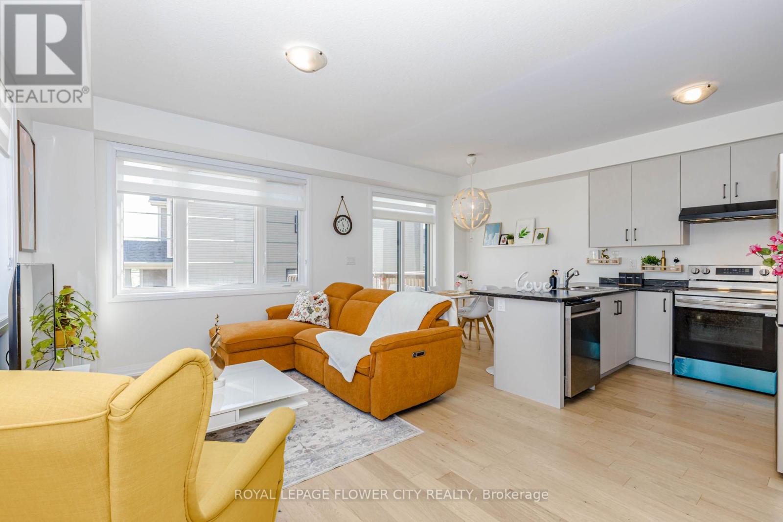 60 GRANVILLE CRESCENT - 14