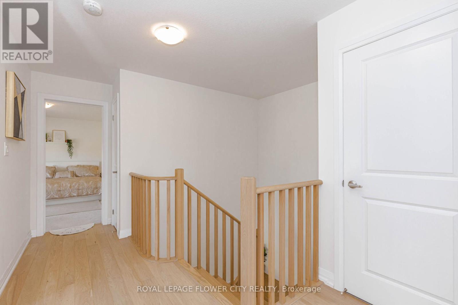60 GRANVILLE CRESCENT - 31