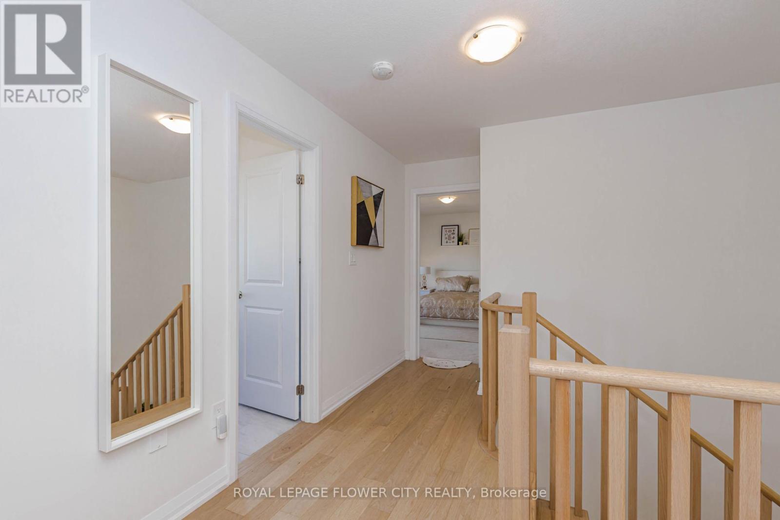 60 GRANVILLE CRESCENT - 32