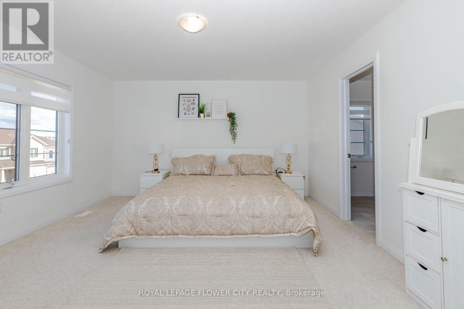 60 GRANVILLE CRESCENT - 33
