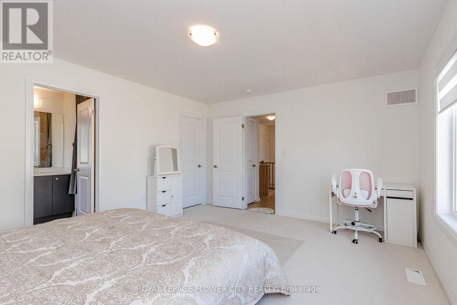 60 GRANVILLE CRESCENT - 35