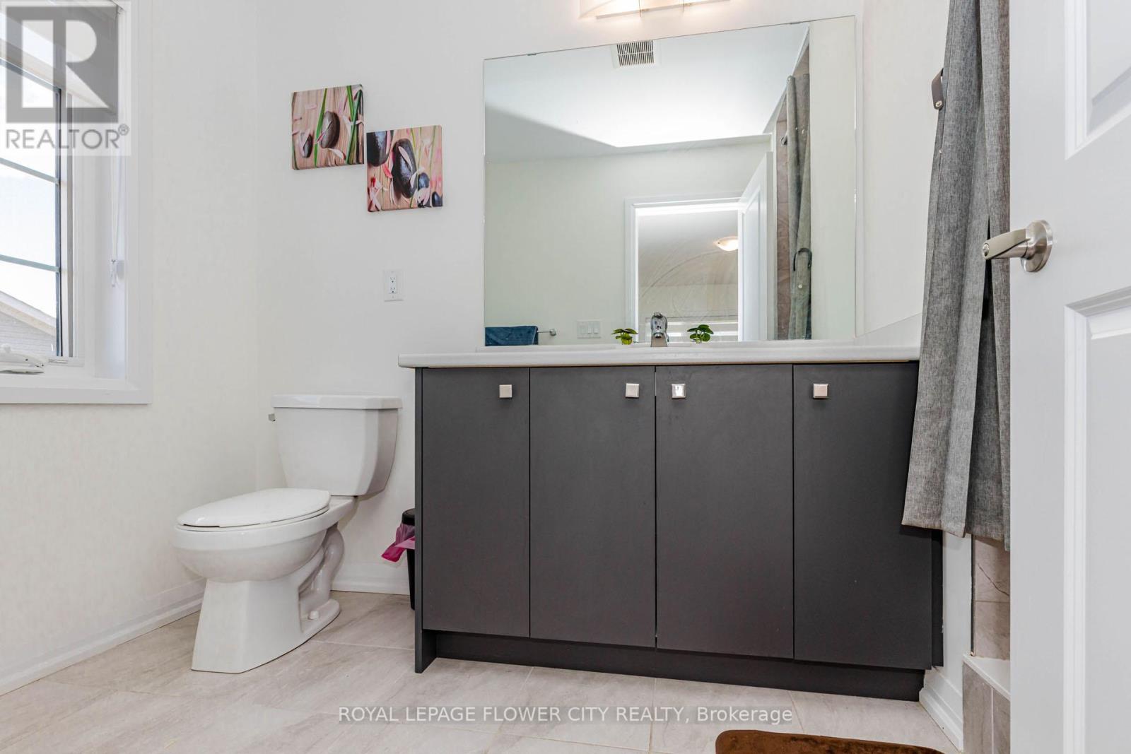60 GRANVILLE CRESCENT - 37