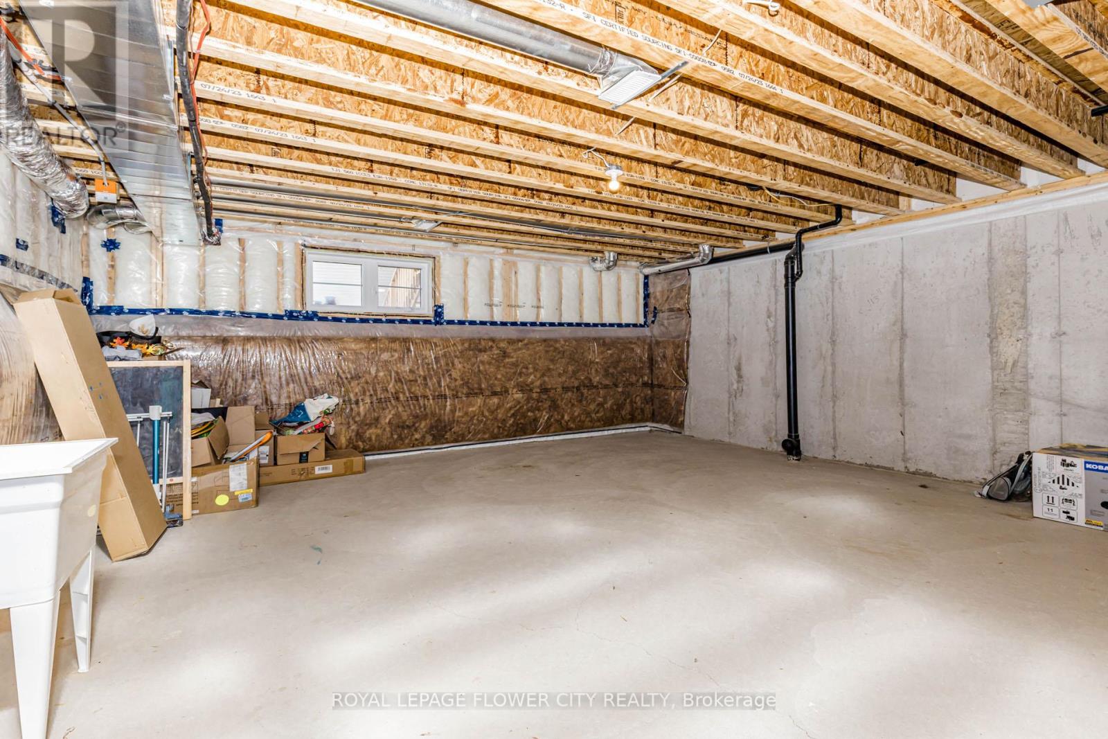 60 GRANVILLE CRESCENT - 46