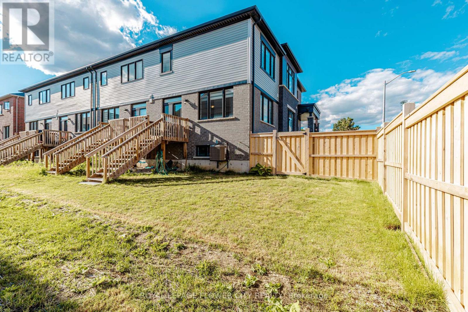 60 GRANVILLE CRESCENT - 47