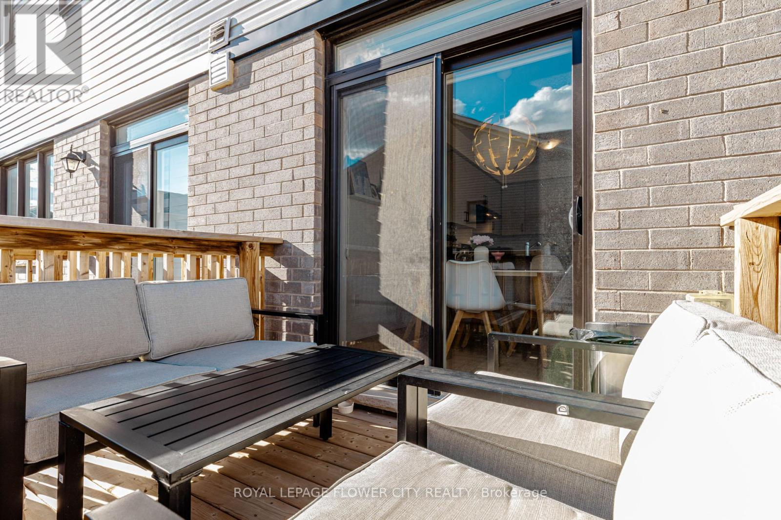 60 GRANVILLE CRESCENT - 48