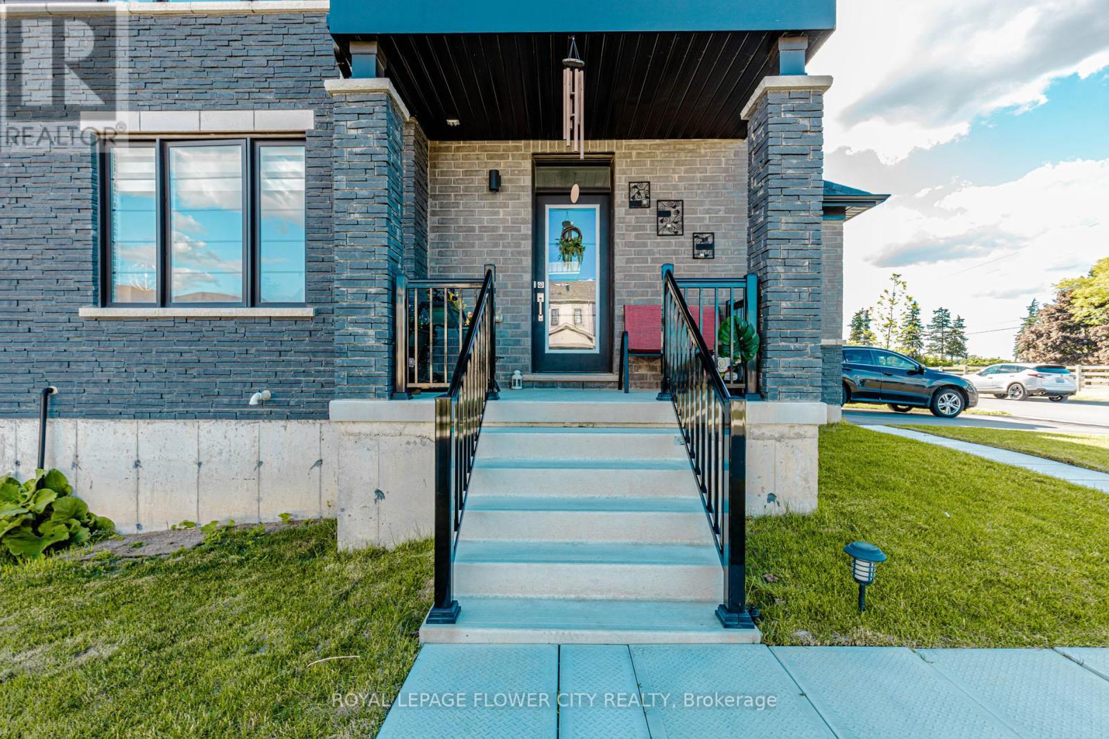 60 GRANVILLE CRESCENT - 5