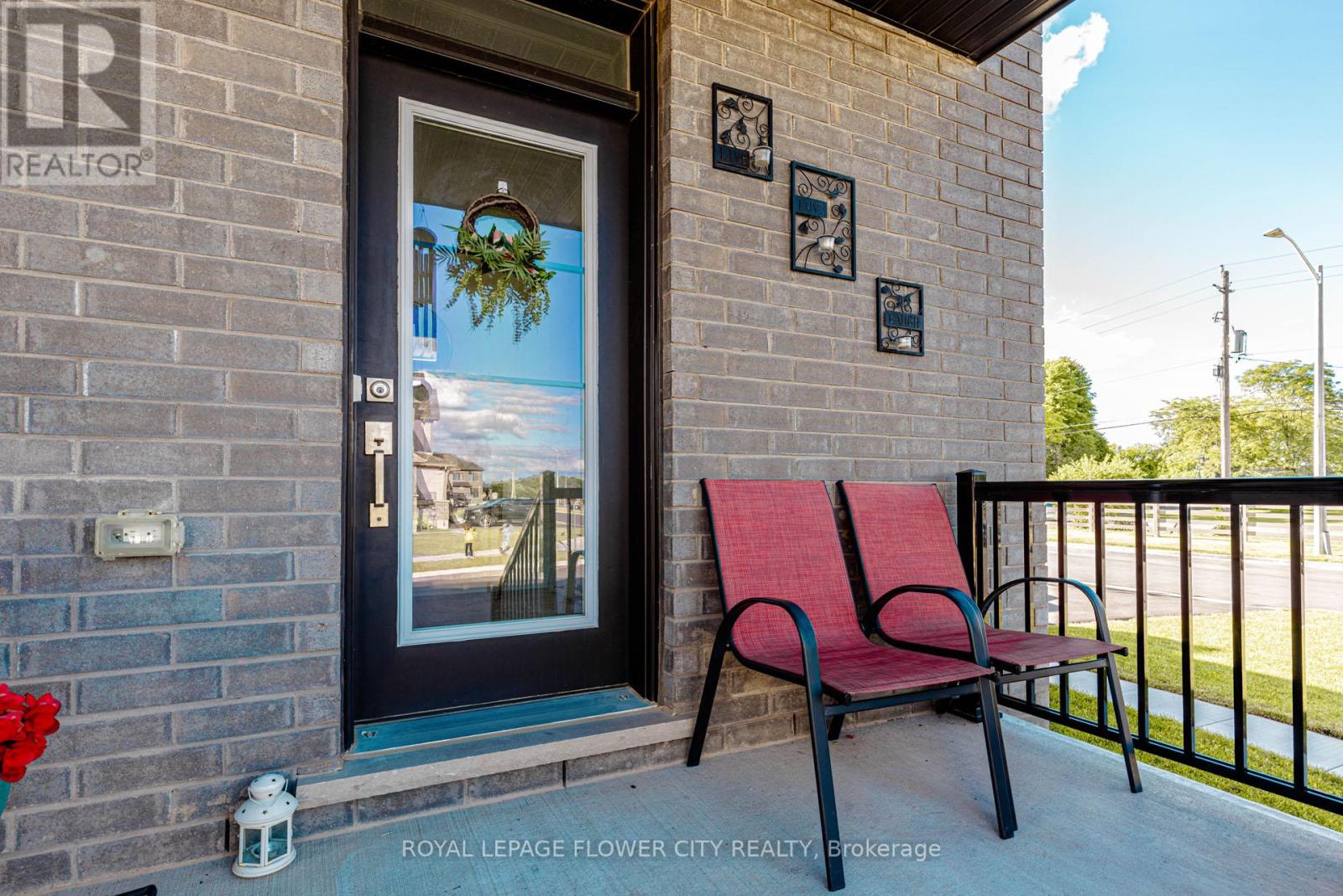 60 GRANVILLE CRESCENT - 6