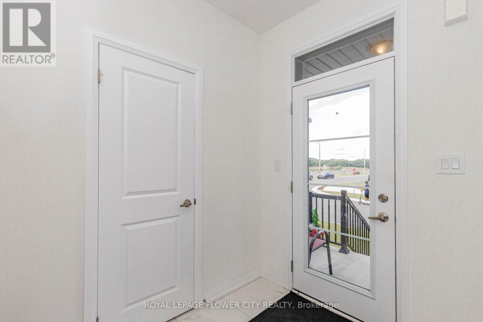 60 GRANVILLE CRESCENT - 7