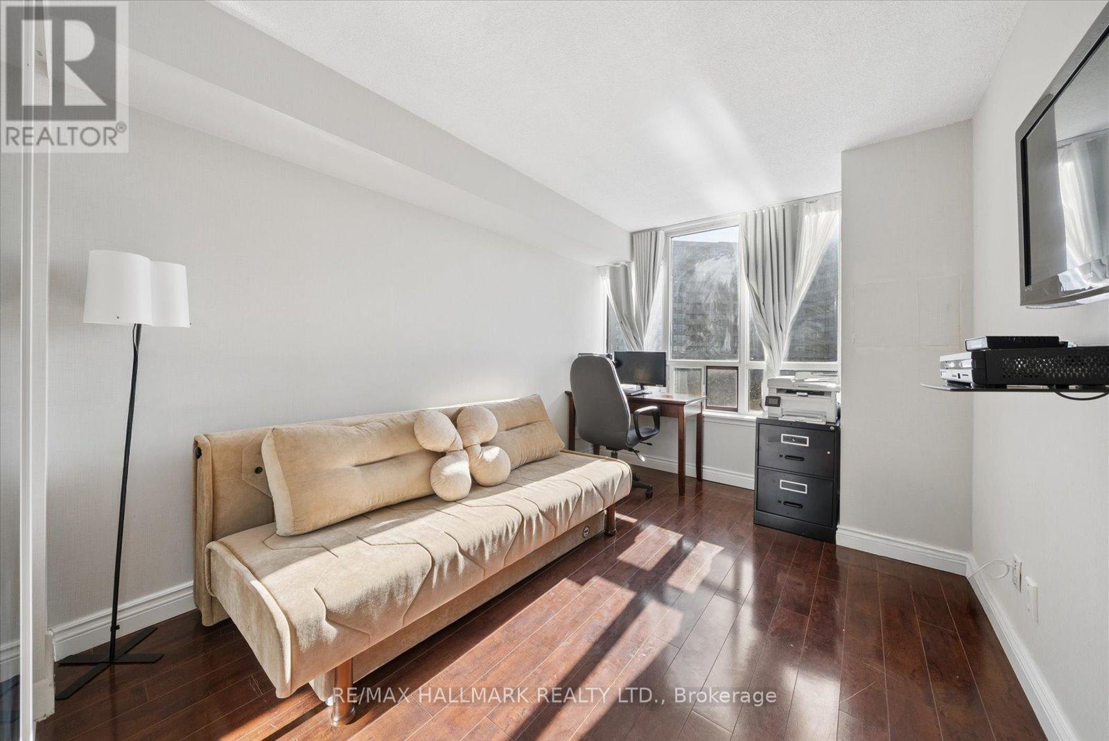 #512 81 TOWNSGATE DRIVE - 20