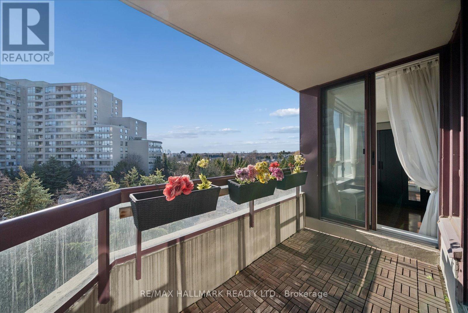 #512 81 TOWNSGATE DRIVE - 24