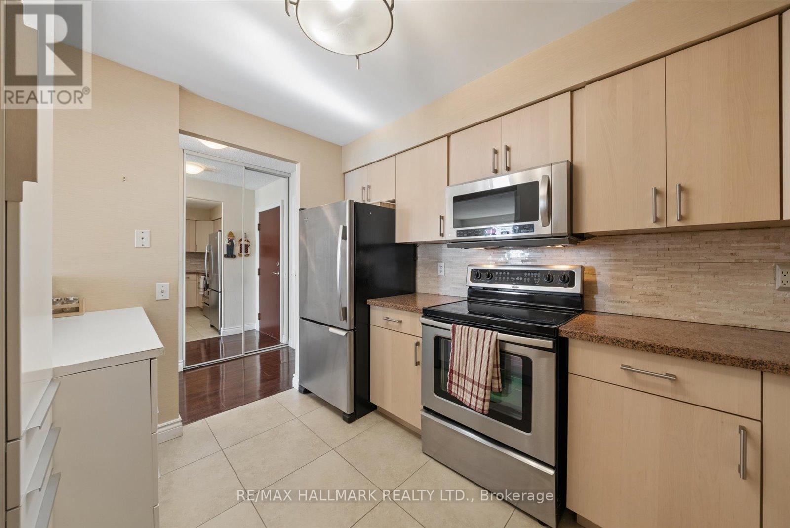 #512 81 TOWNSGATE DRIVE - 12
