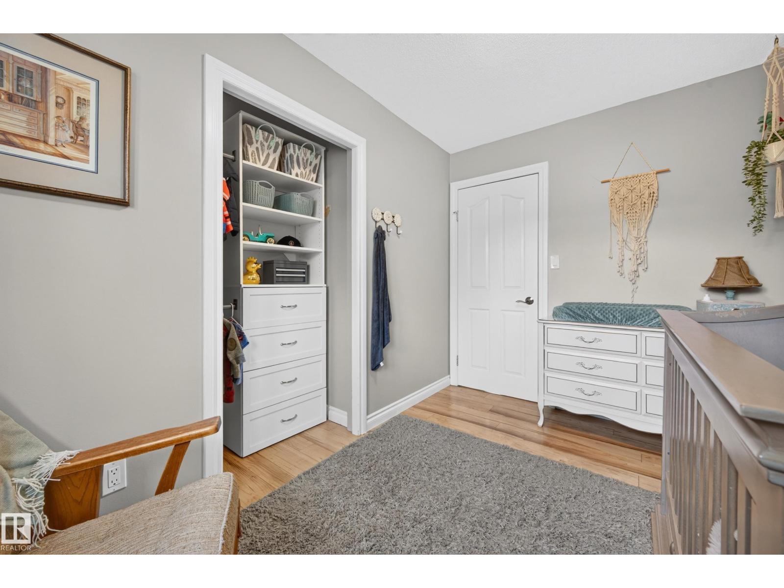 12 BURLINGTON AV — photo 32