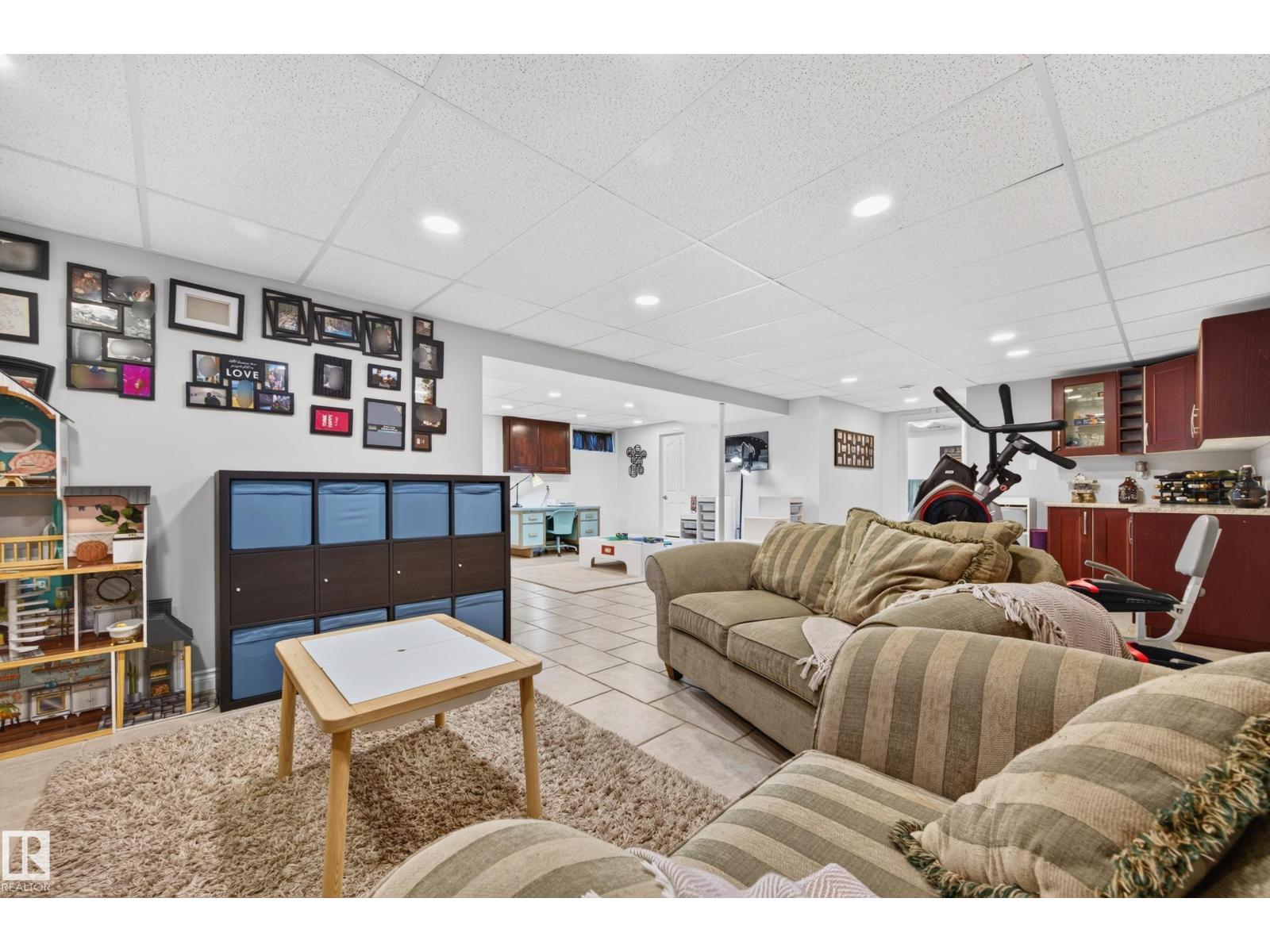 12 BURLINGTON AV — photo 49